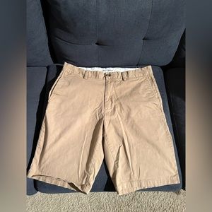 Old Navy Mens 32 Toasty Core Slim Fit 100% Cotton Flat Front Chino Khaki Shorts